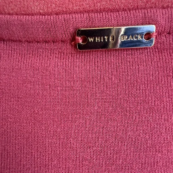 White House Black Market Mauve Top with Button Accents - Picture 4 of 5